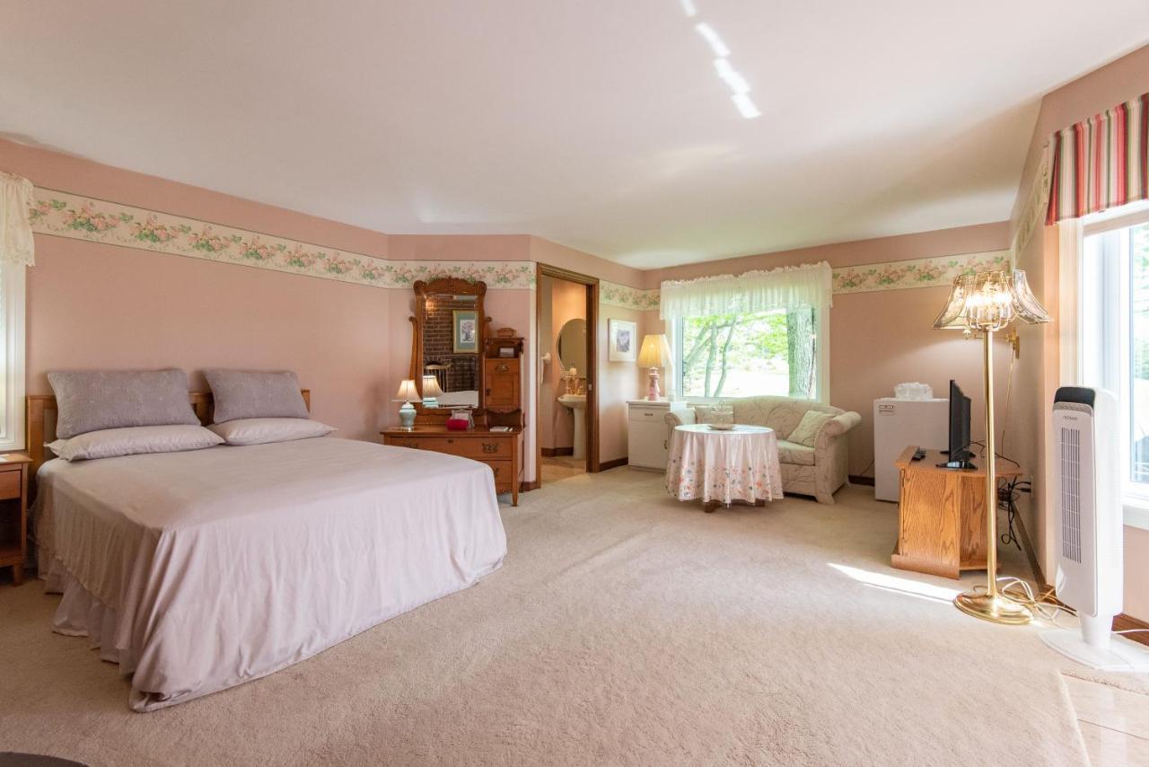 Chez Nous Bed & Breakfast Cornwall Ngoại thất bức ảnh