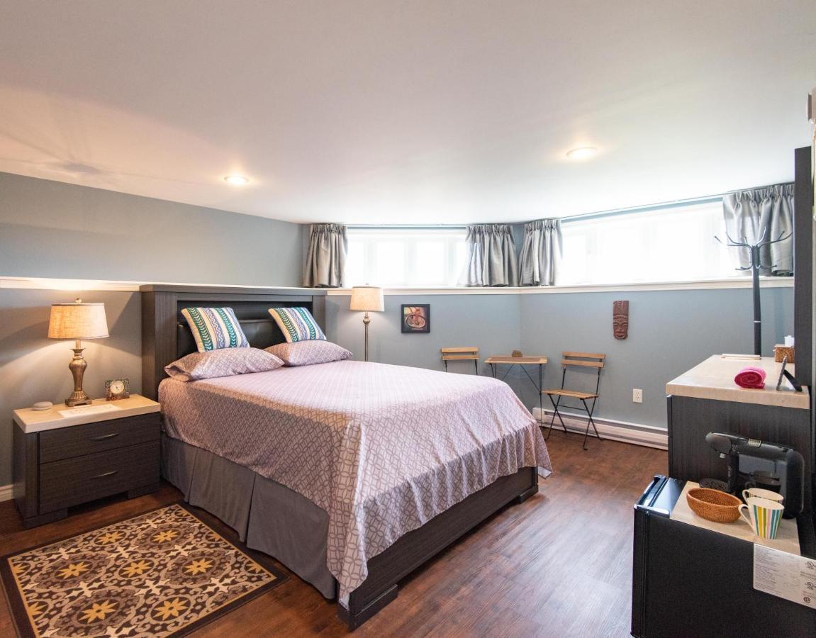 Chez Nous Bed & Breakfast Cornwall Ngoại thất bức ảnh