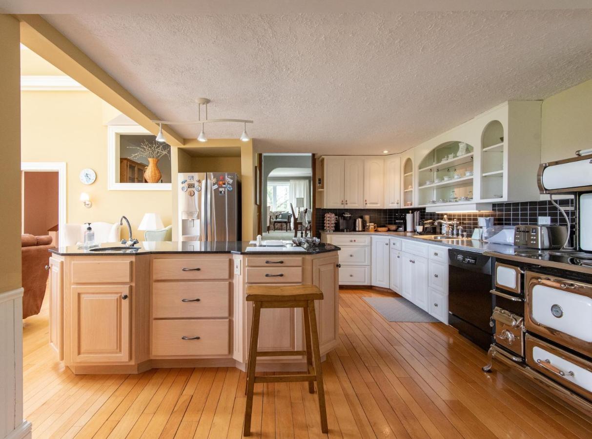 Chez Nous Bed & Breakfast Cornwall Ngoại thất bức ảnh